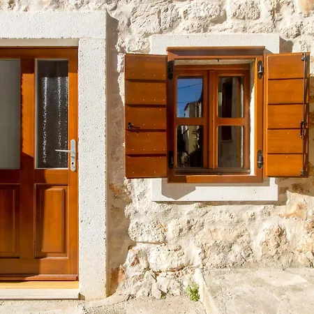 Apartment At The Post Office Rogoznica (Sibenik-Knin)
