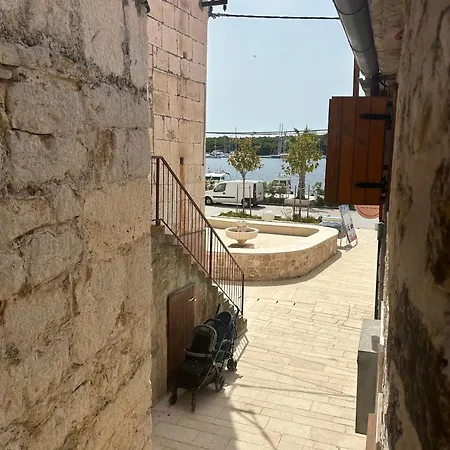 Apartment At The Post Office Rogoznica (Sibenik-Knin)